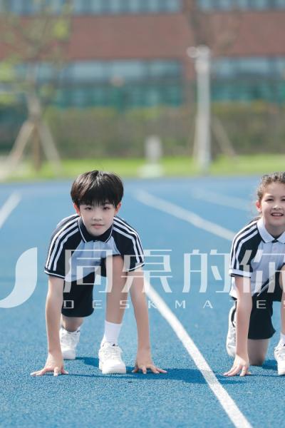 選擇運動休閑校服定制廠家需要看哪些資質，圣瀾服飾全面解讀